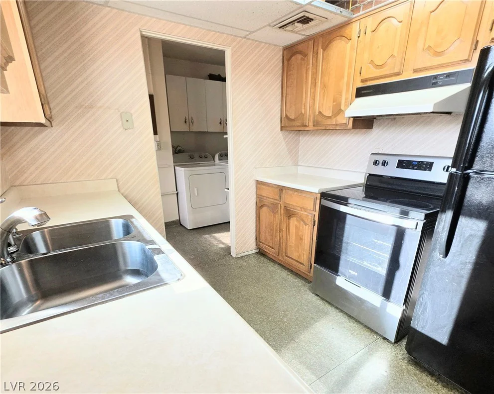1674 D, Las Vegas, NV 89106