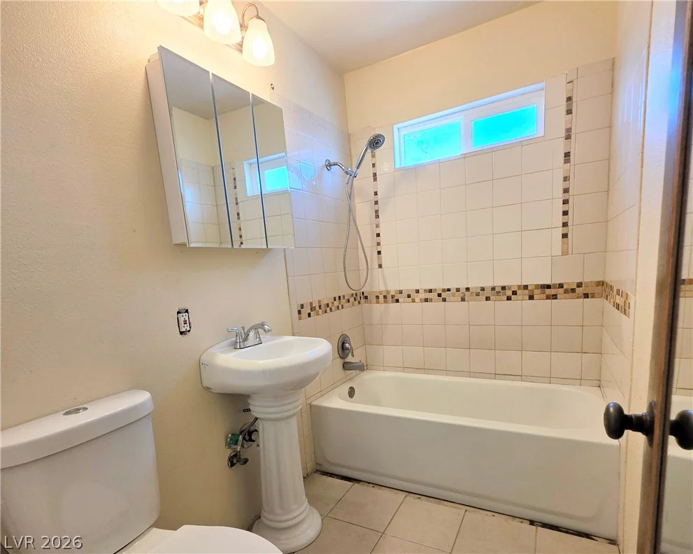 1674 D, Las Vegas, NV 89106