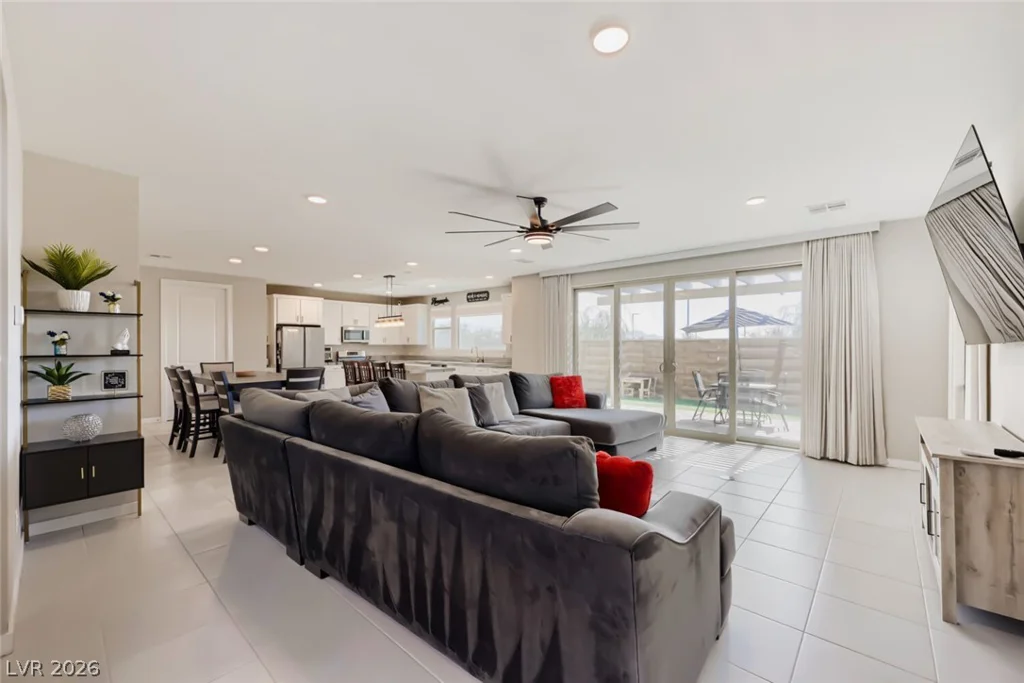 6840 Pacific Robin, North Las Vegas, NV 89084