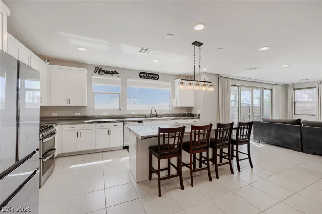 6840 Pacific Robin, North Las Vegas, NV 89084