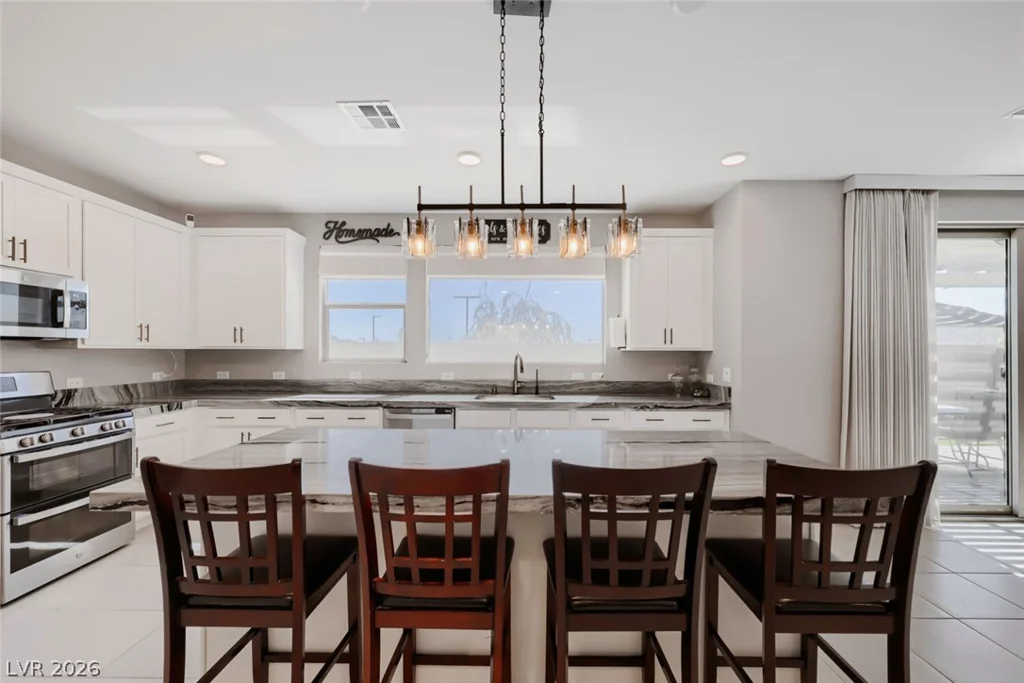 6840 Pacific Robin, North Las Vegas, NV 89084