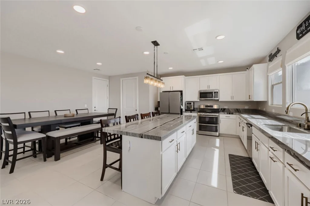 6840 Pacific Robin, North Las Vegas, NV 89084