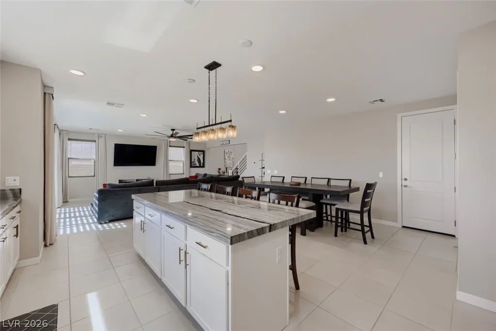 6840 Pacific Robin, North Las Vegas, NV 89084