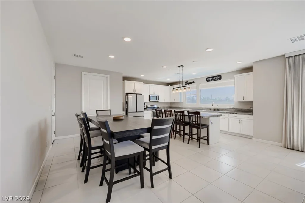 6840 Pacific Robin, North Las Vegas, NV 89084