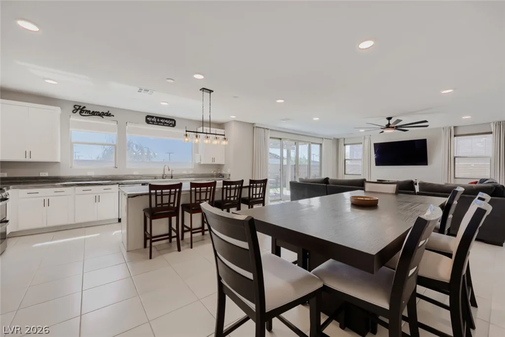6840 Pacific Robin, North Las Vegas, NV 89084