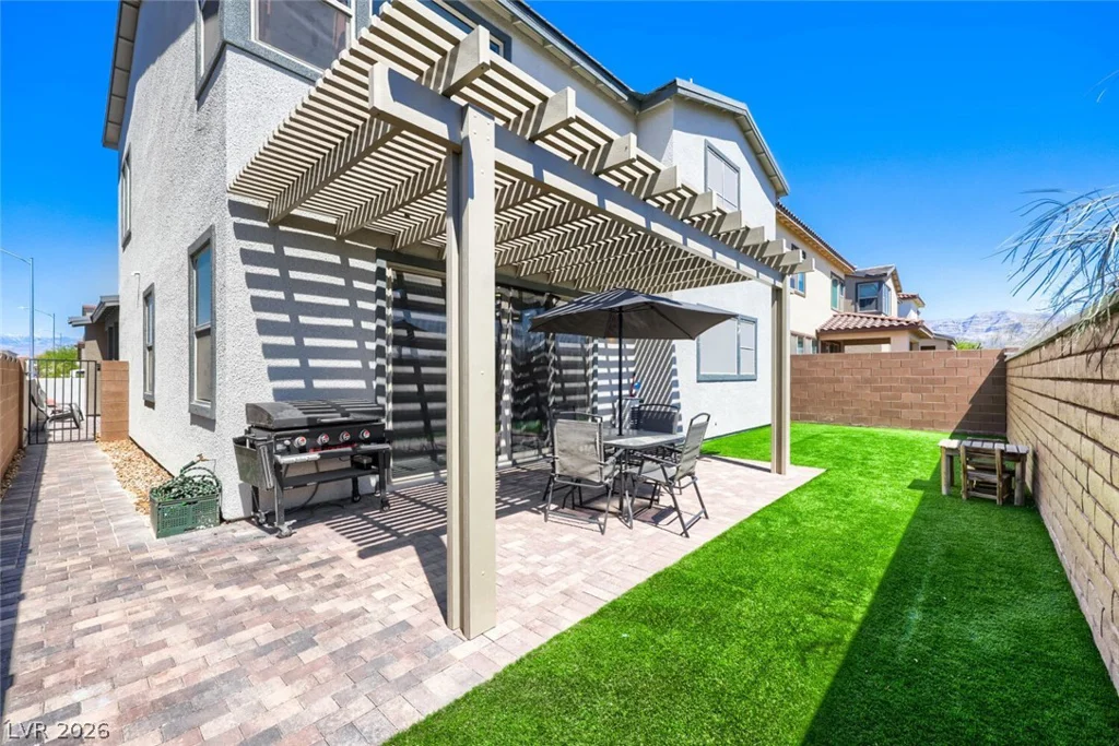 6840 Pacific Robin, North Las Vegas, NV 89084
