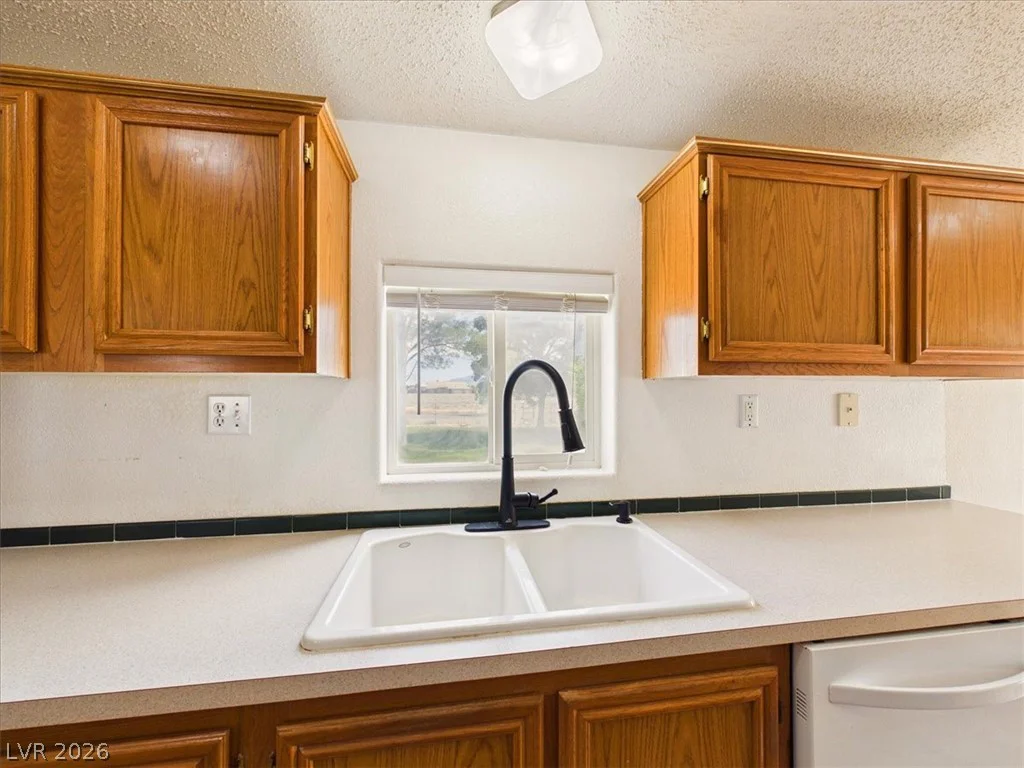1670 Gee, Pahrump, NV 89060