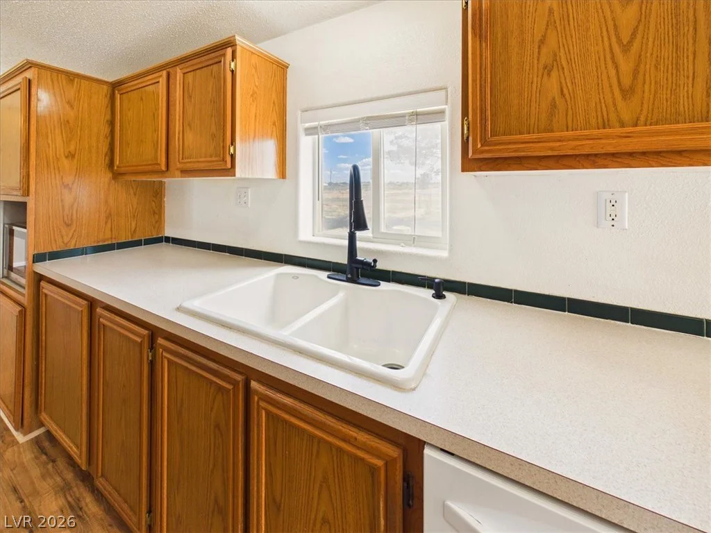 1670 Gee, Pahrump, NV 89060