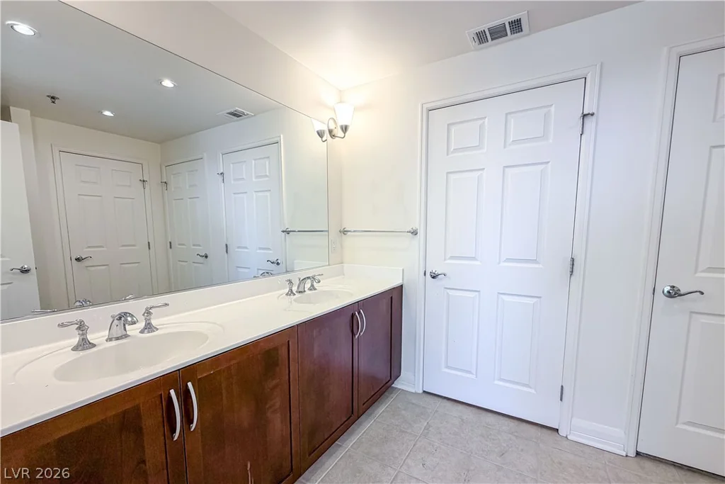 150 Las Vegas, Las Vegas, NV 89101