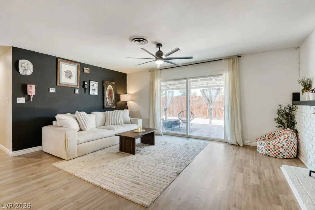 2013 El Greco, Las Vegas, NV 89102