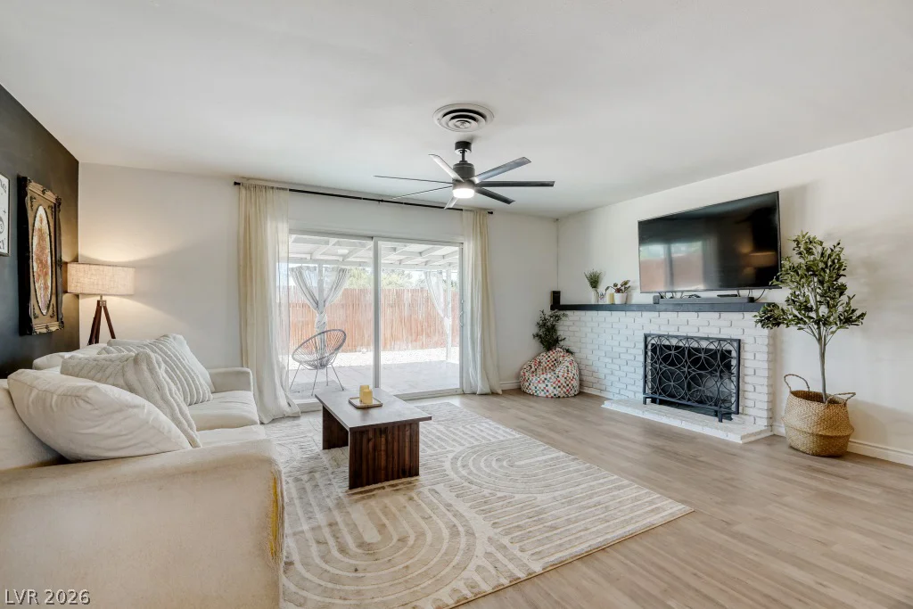 2013 El Greco, Las Vegas, NV 89102