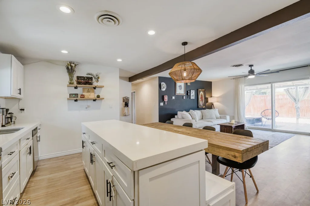 2013 El Greco, Las Vegas, NV 89102
