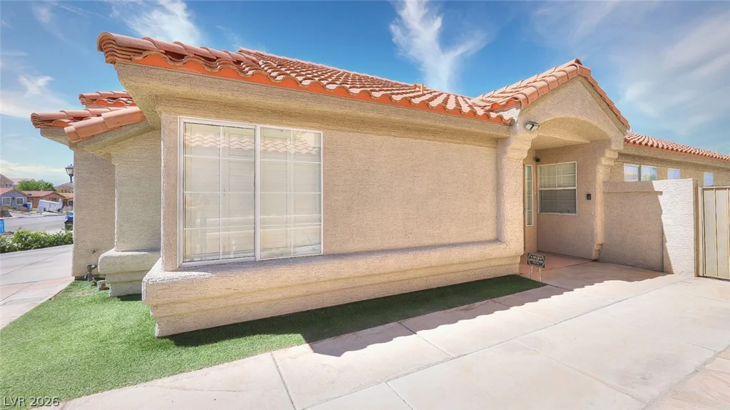 6326 Mount Rainier, Las Vegas, NV 89156