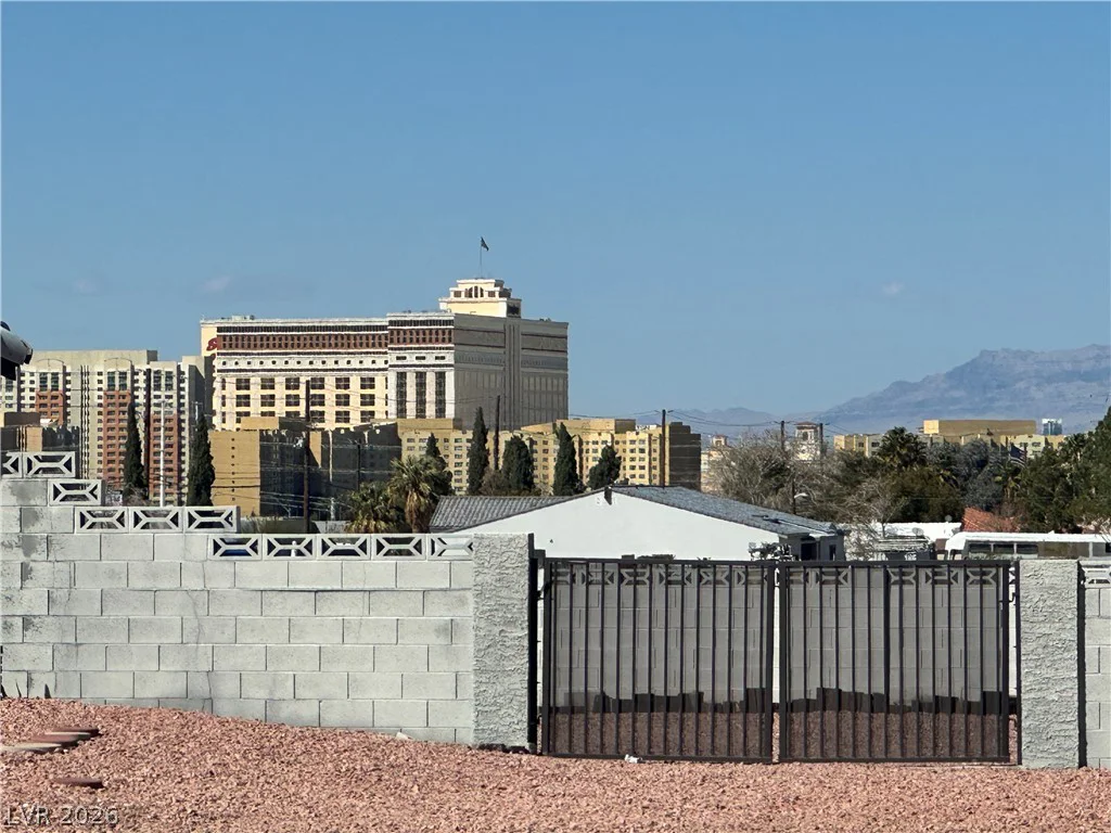 78 Siddall, Las Vegas, NV 89183