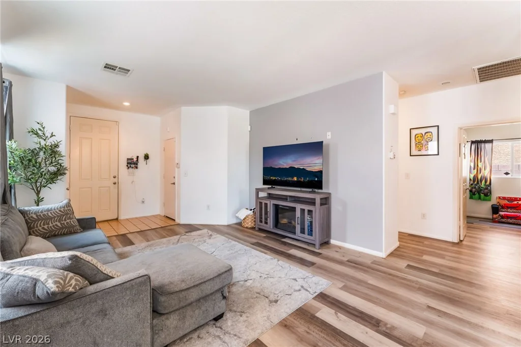 2409 Cockatiel, North Las Vegas, NV 89084