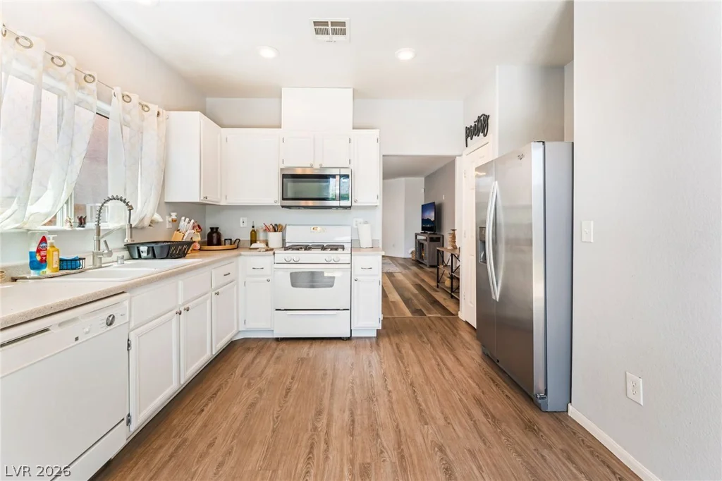 2409 Cockatiel, North Las Vegas, NV 89084