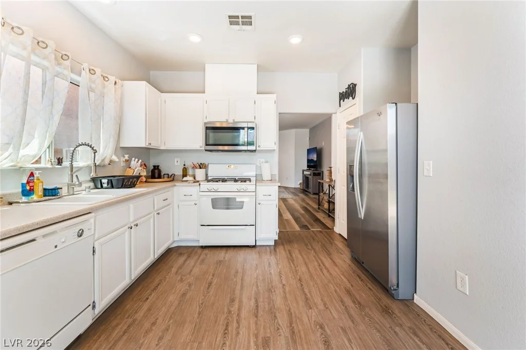 2409 Cockatiel, North Las Vegas, NV 89084