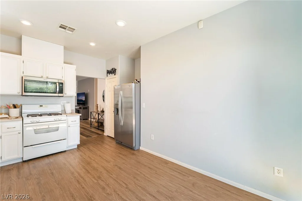 2409 Cockatiel, North Las Vegas, NV 89084
