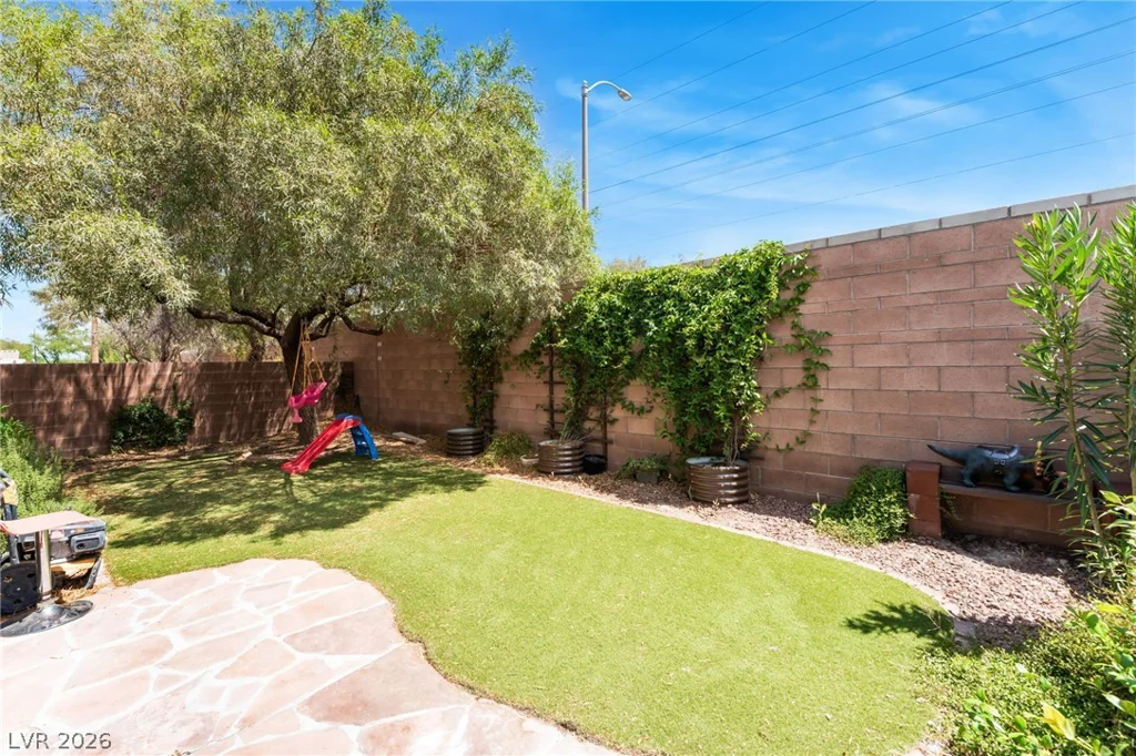 2409 Cockatiel, North Las Vegas, NV 89084