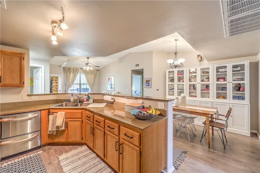 10001 Peace, Las Vegas, NV 89147
