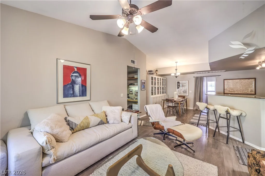 10001 Peace, Las Vegas, NV 89147