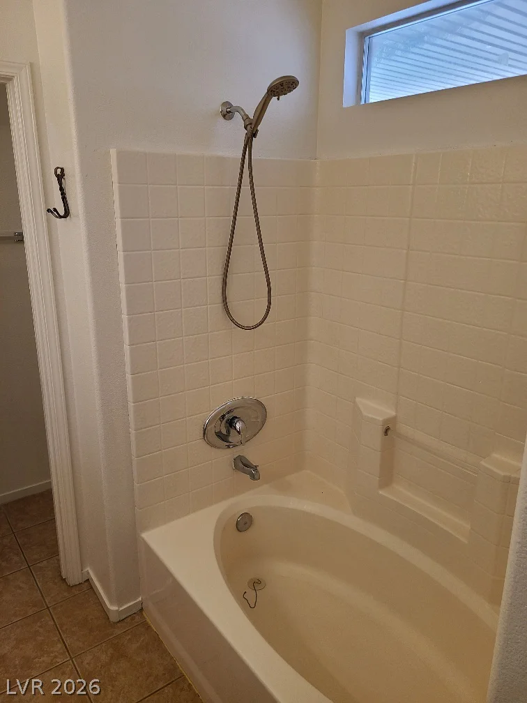 9013 Crooked Shell, Las Vegas, NV 89143