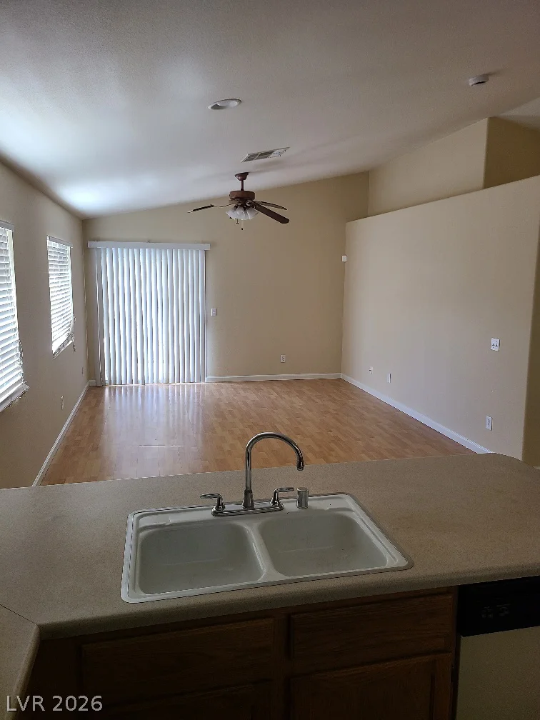 9013 Crooked Shell, Las Vegas, NV 89143