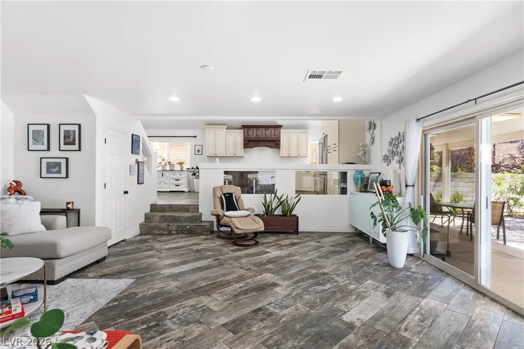 9782 Lookout Canyon, Las Vegas, NV 89183