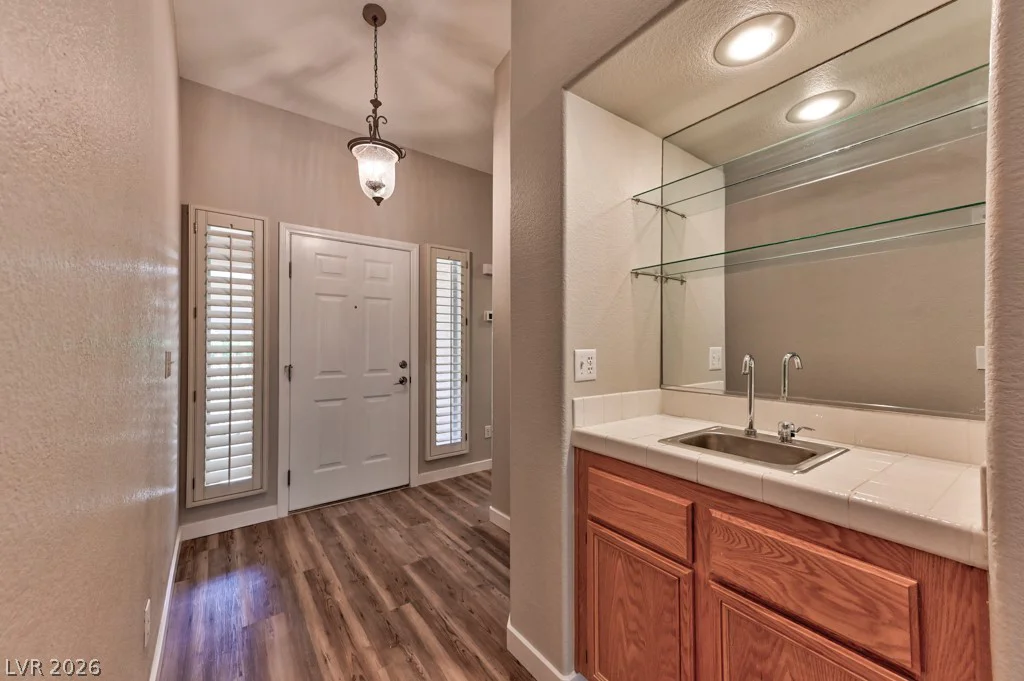 9321 Mount Bret, Las Vegas, NV 89129