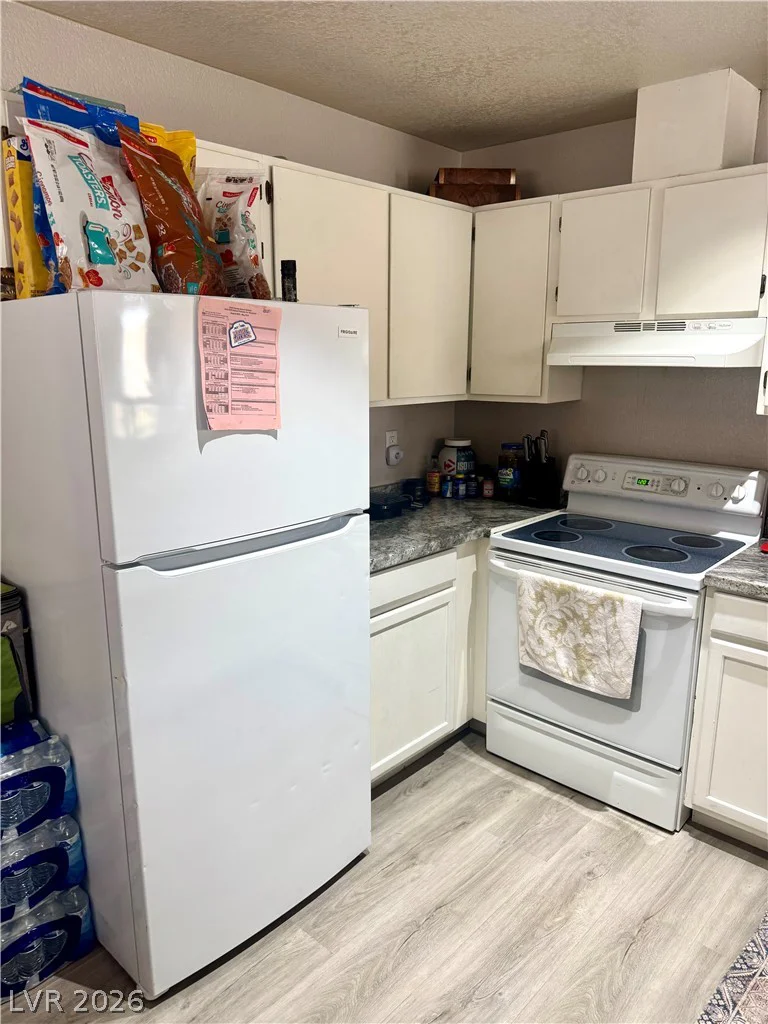 1830 Dwarf Star, Las Vegas, NV 89115
