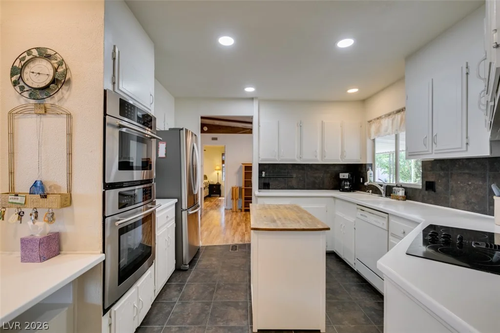 3338 Ewa Beach, Las Vegas, NV 89122