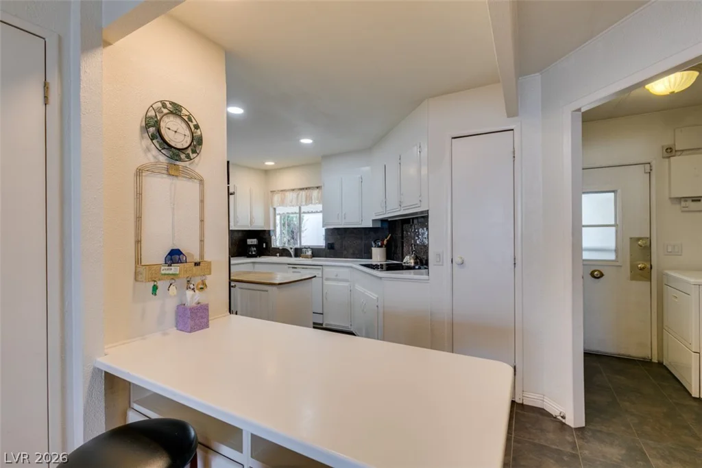 3338 Ewa Beach, Las Vegas, NV 89122