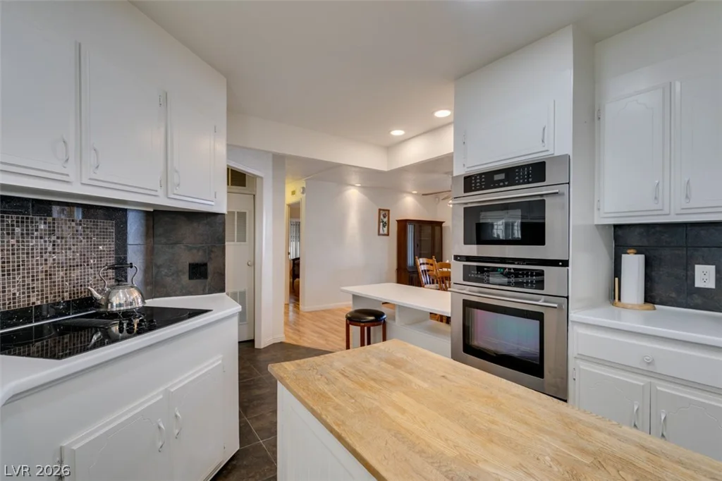3338 Ewa Beach, Las Vegas, NV 89122