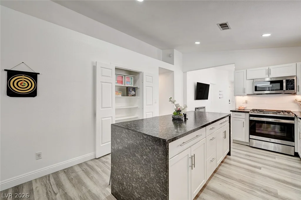8127 Chambersberg, Las Vegas, NV 89147