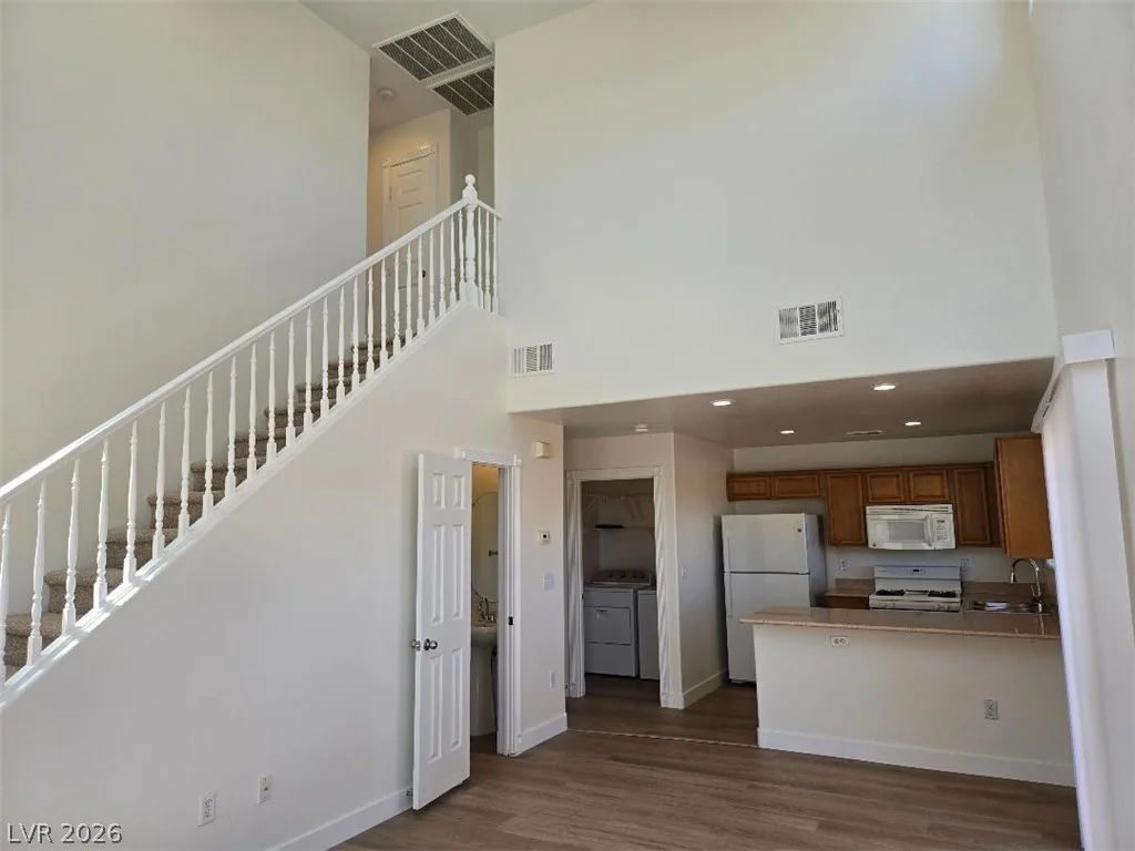 8032 Dardanelle Valley, Las Vegas, NV 89139