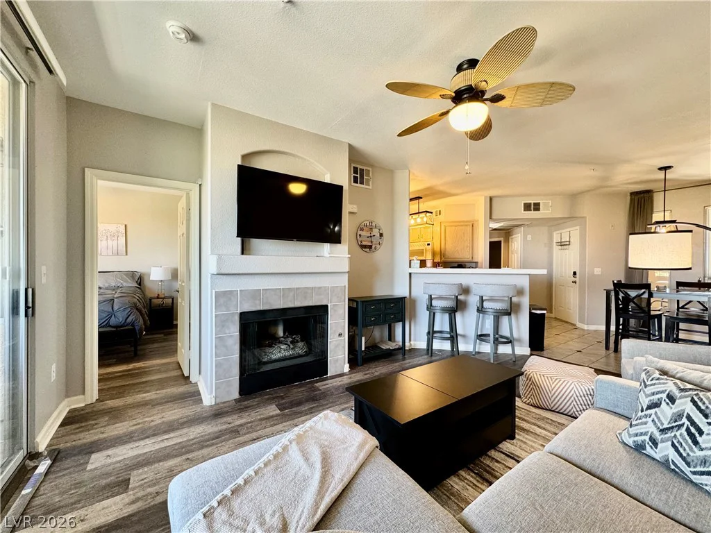 7151 Durango, Las Vegas, NV 89113
