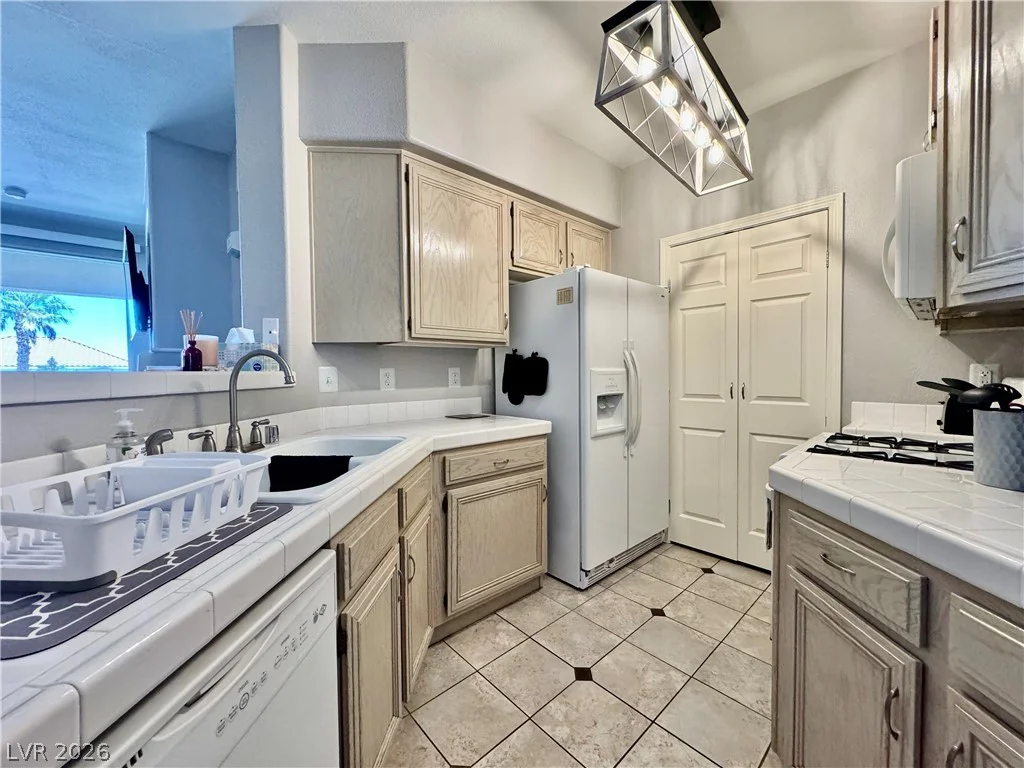 7151 Durango, Las Vegas, NV 89113