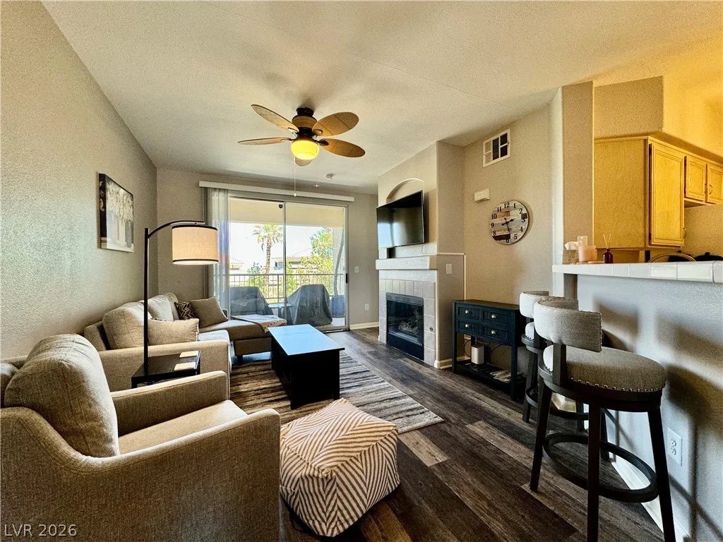 7151 Durango, Las Vegas, NV 89113