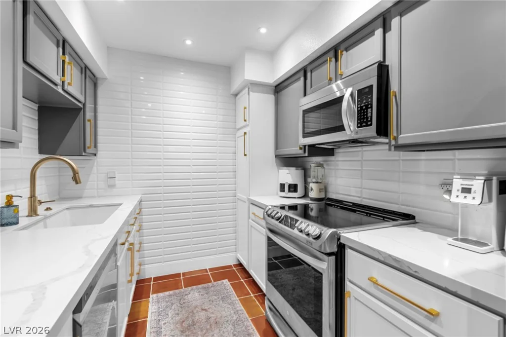 2879 Geary, Las Vegas, NV 89109