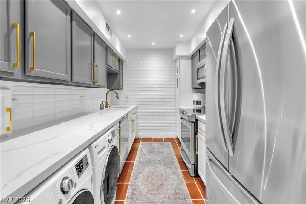 2879 Geary, Las Vegas, NV 89109