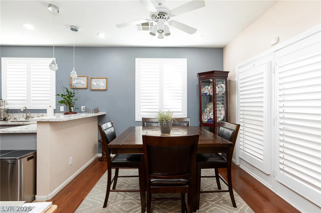 10435 Meadow Village, Las Vegas, NV 89183