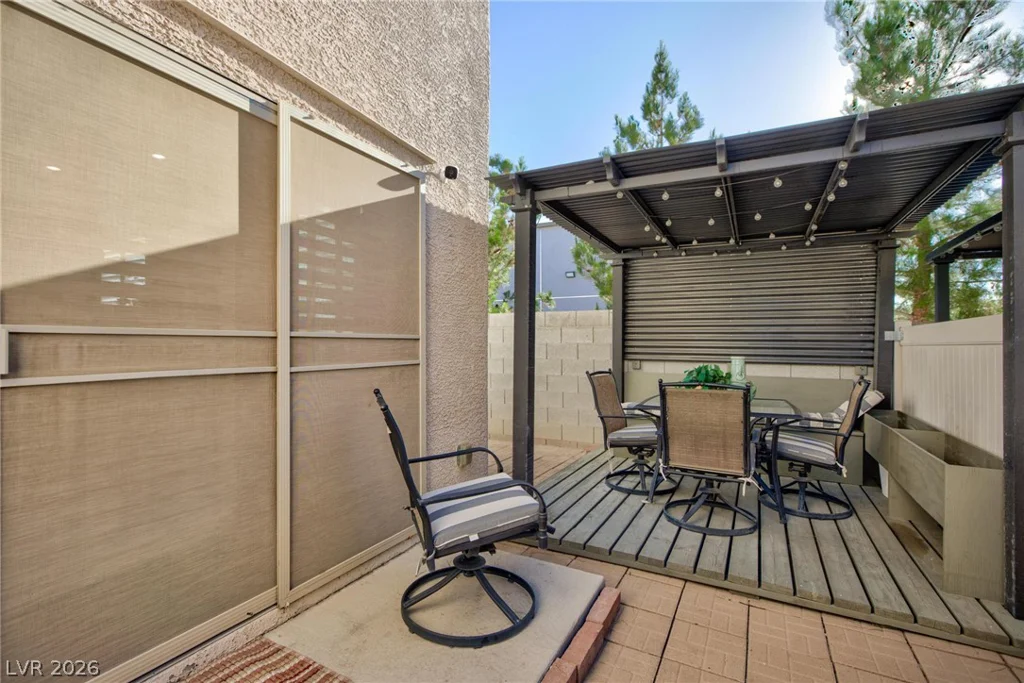 10435 Meadow Village, Las Vegas, NV 89183