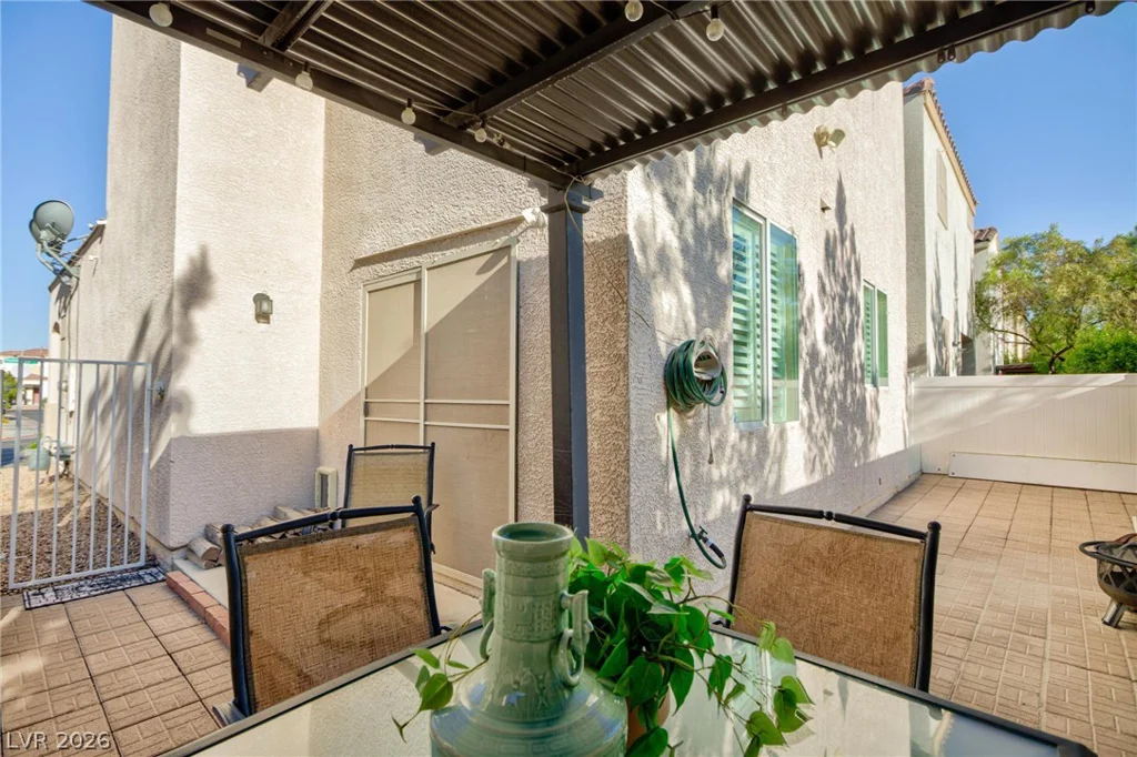 10435 Meadow Village, Las Vegas, NV 89183
