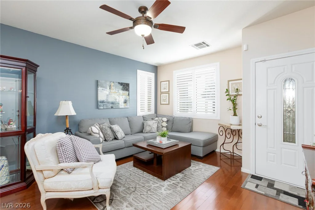 10435 Meadow Village, Las Vegas, NV 89183