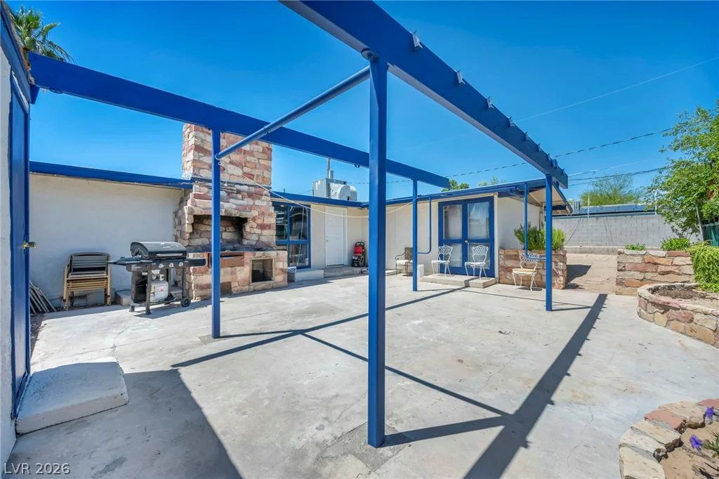 713 Upland, Las Vegas, NV 89107