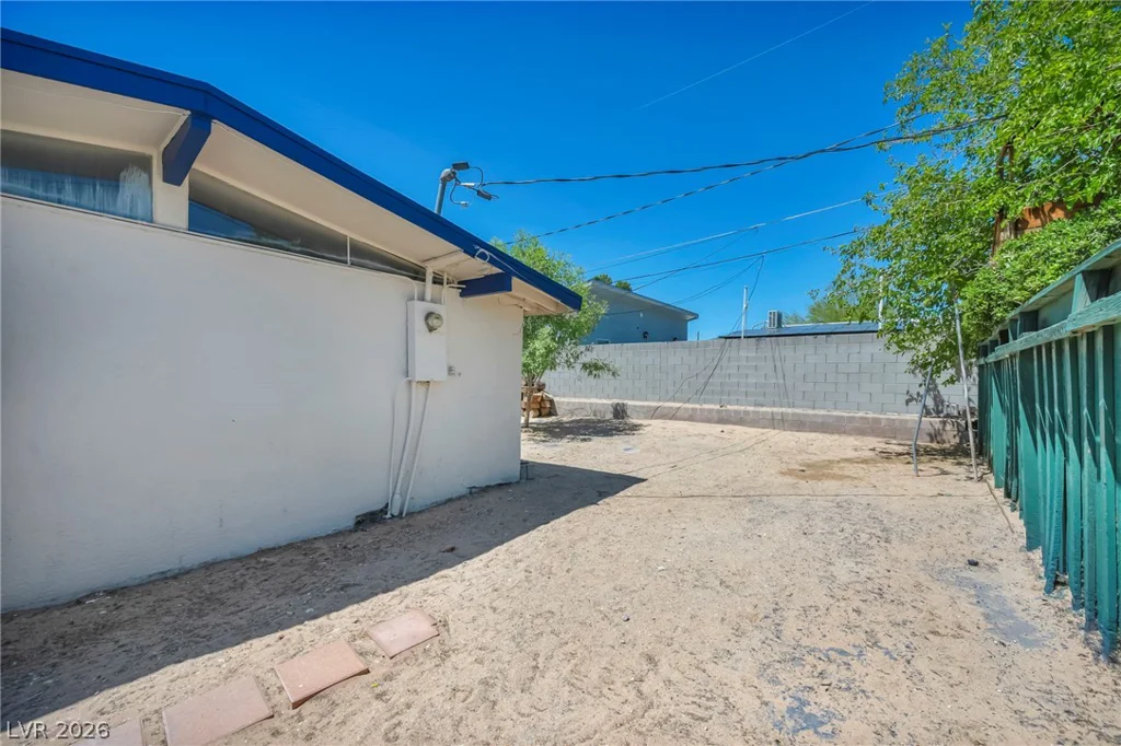 713 Upland, Las Vegas, NV 89107