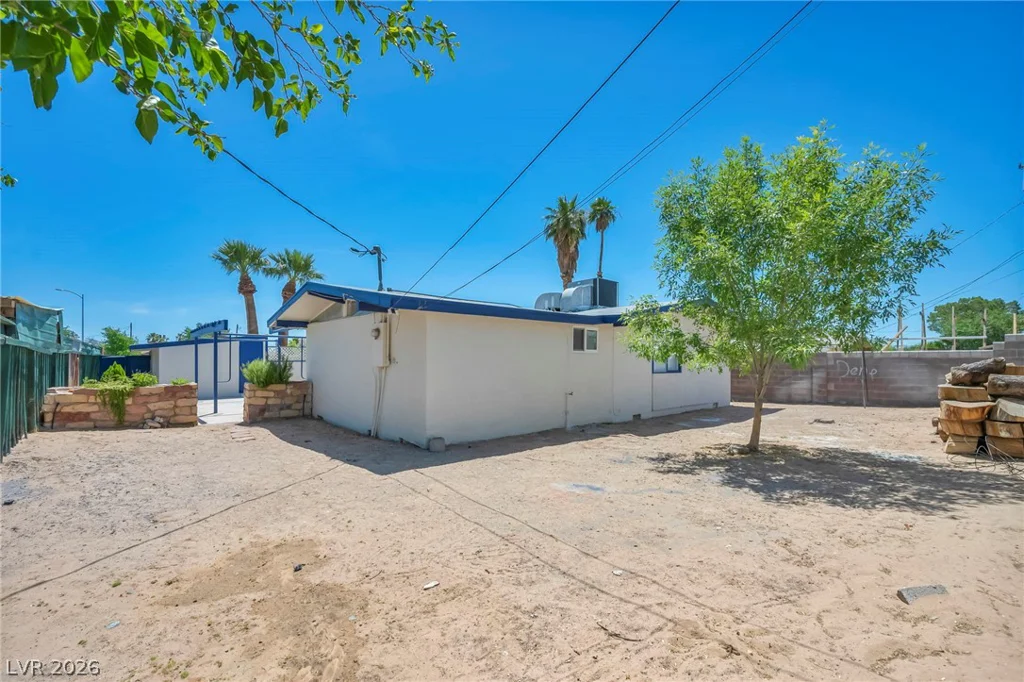 713 Upland, Las Vegas, NV 89107