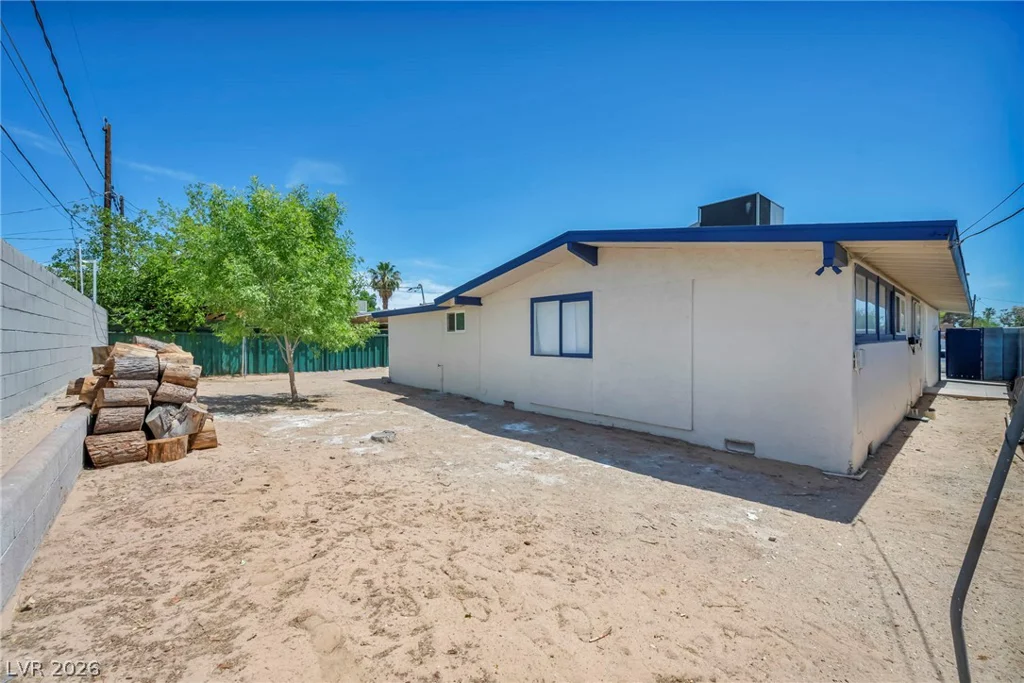 713 Upland, Las Vegas, NV 89107