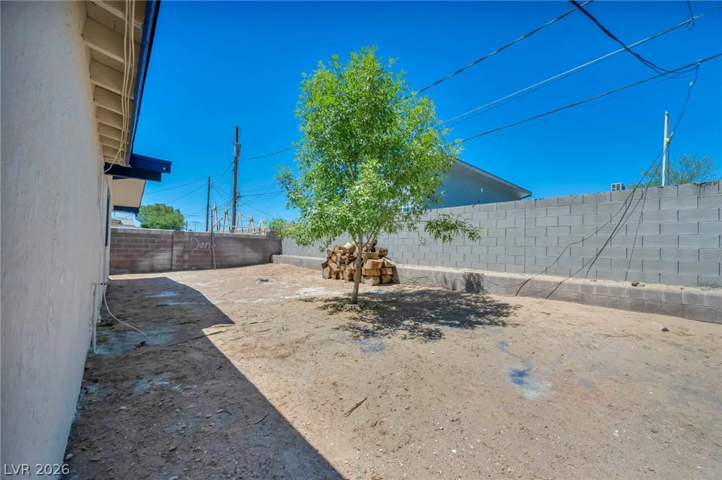 713 Upland, Las Vegas, NV 89107