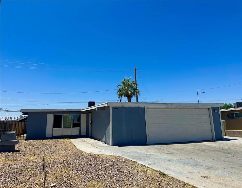 4521 Pacyna, Las Vegas, NV 89122